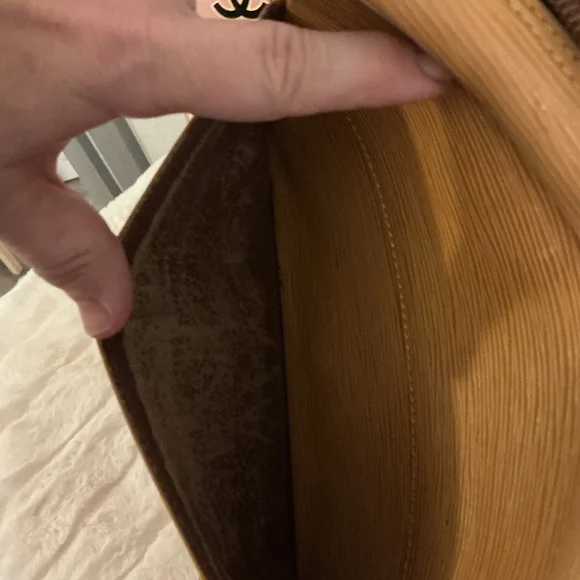 Louis Vuitton Brown Leather Shoulder Bag - Picture 6 of 7